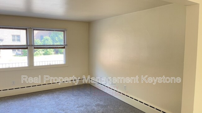 Building Photo - 305 Greenlee Rd