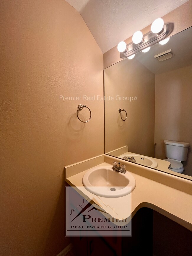 Building Photo - 3921 Donney Brook Ct