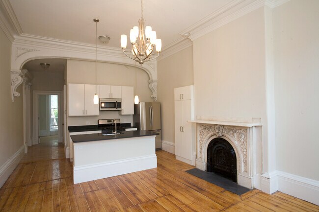 Building Photo - 658 Massachusetts Ave