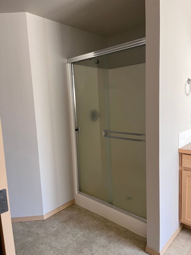 Building Photo - Beautiful 3 Bedroom home in Puyallup