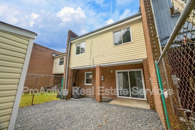 Building Photo - 6430 Faraday Ct