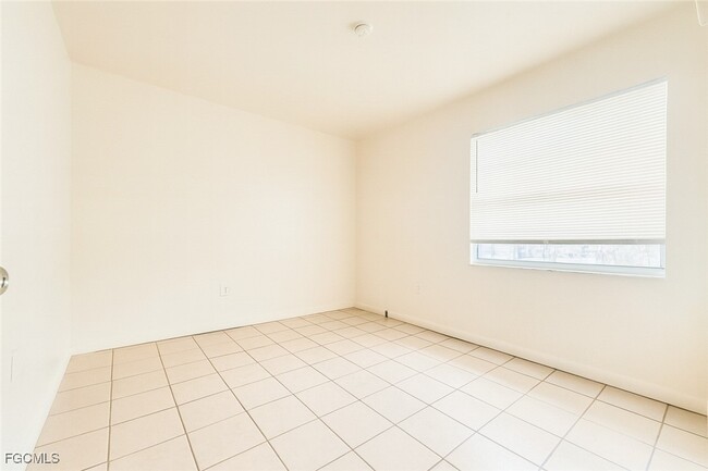 Building Photo - 2105 Canal St