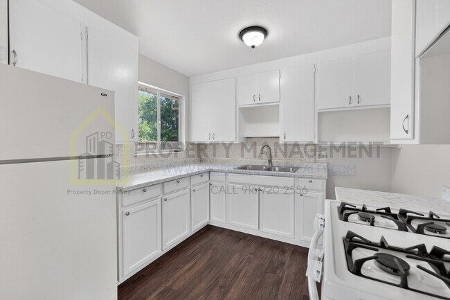 Building Photo - Charming 3-Bedroom Gem on Albatross Way - Cozy Living in Sacramento