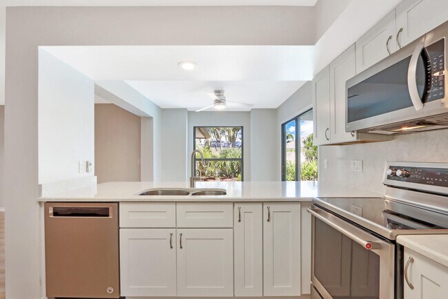 Building Photo - 85 Hickory Hill Rd