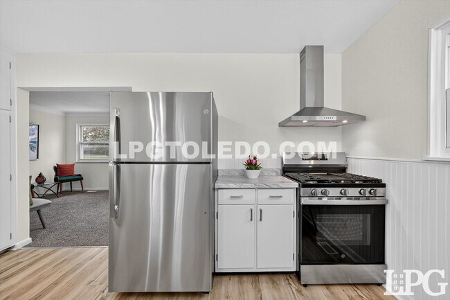 Building Photo - 927 W Northgate Pkwy