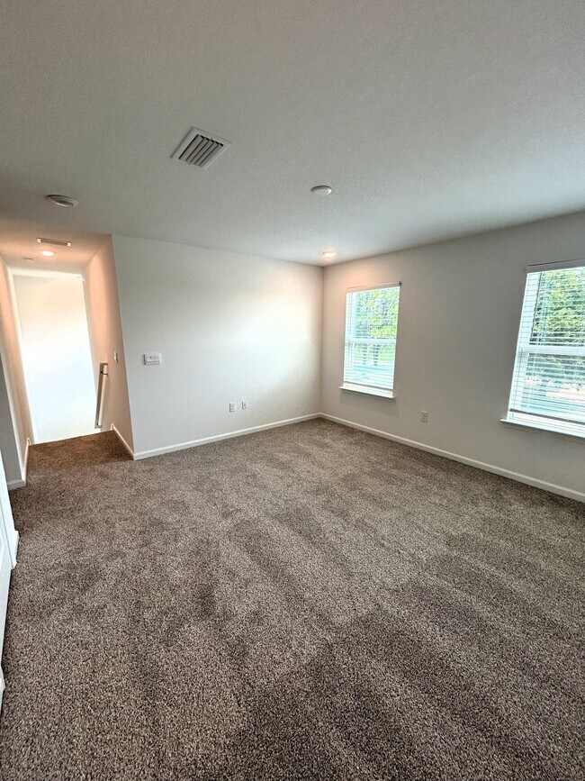 Building Photo - 133 Staggerbush St