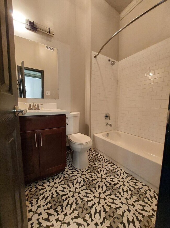 Building Photo - 6819 Avenue C