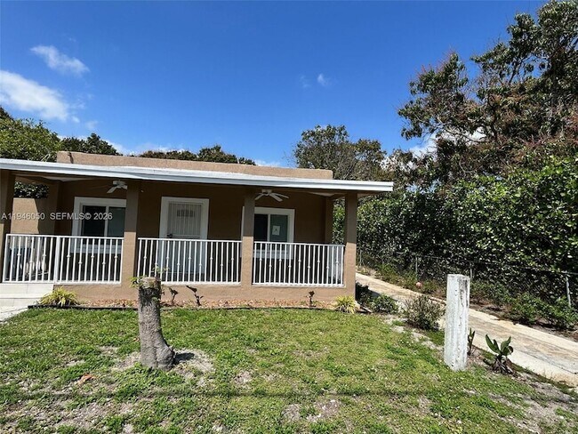 Building Photo - 261 NW 49th St