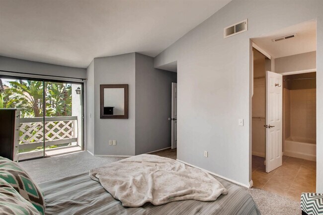 Building Photo - 9444 Twin Trails Dr