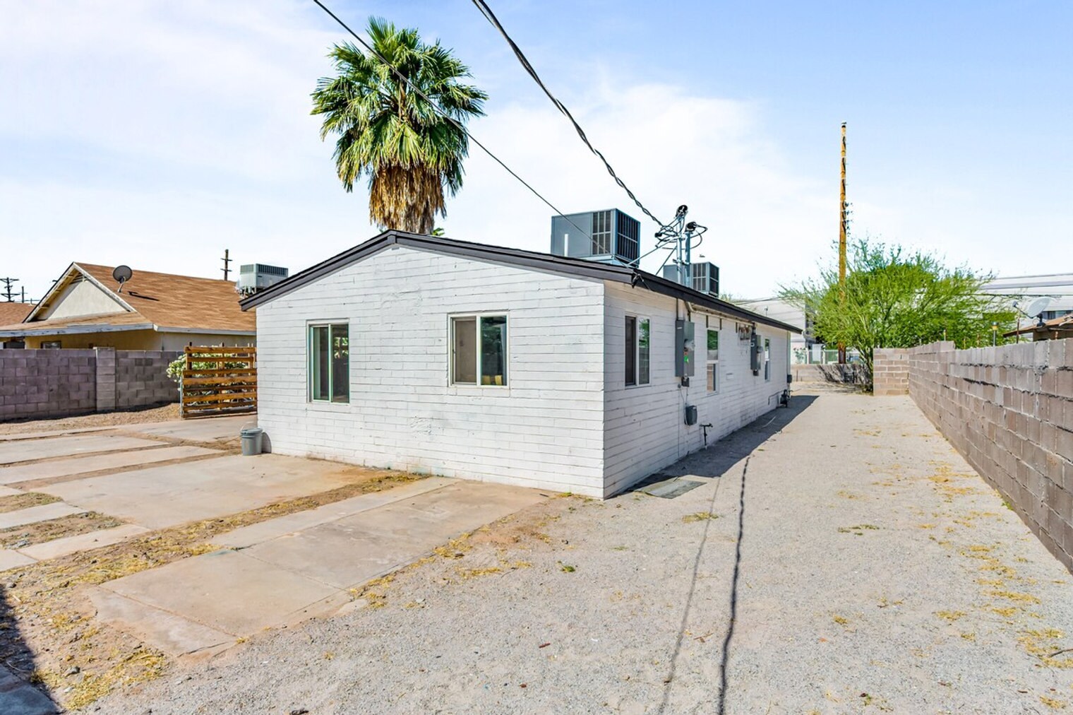 Building Photo - 2302 W Colter St