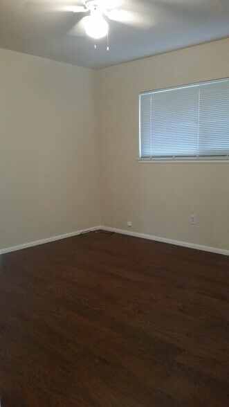 bedroom 2, similar but has brown carpeting - 9662 Eisenbeisz Street Unit A