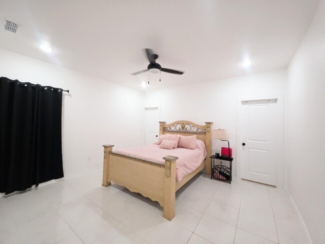 Building Photo - 5310 Aceituno Dr