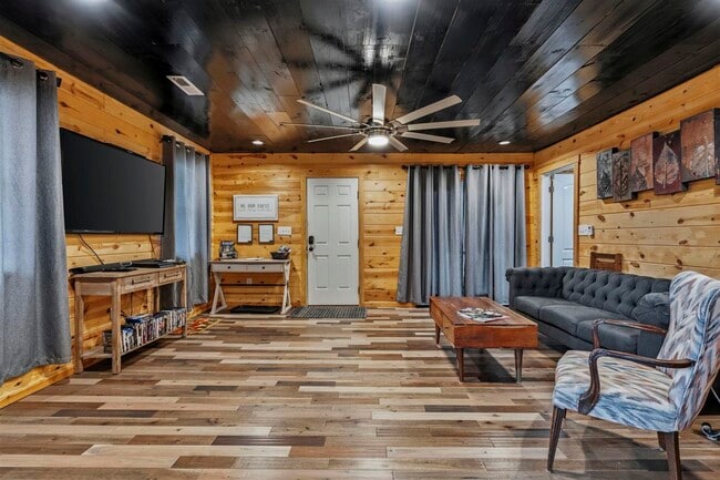 Building Photo - 10730 Barren River Rd