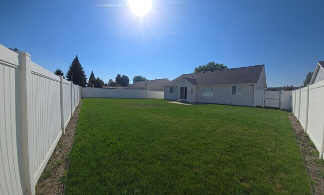 Building Photo - For Rent – Beautiful Single-Family Home in...