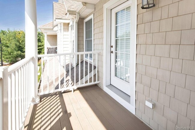 Building Photo - 34 Della Dr