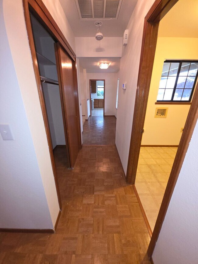 Building Photo - Charming Single-Story Home in Lincoln - Av...