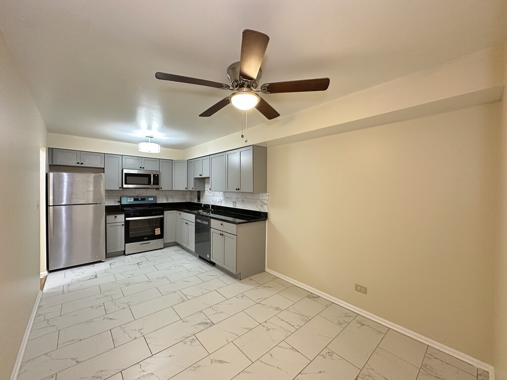 Building Photo - 630 Lincoln Ave