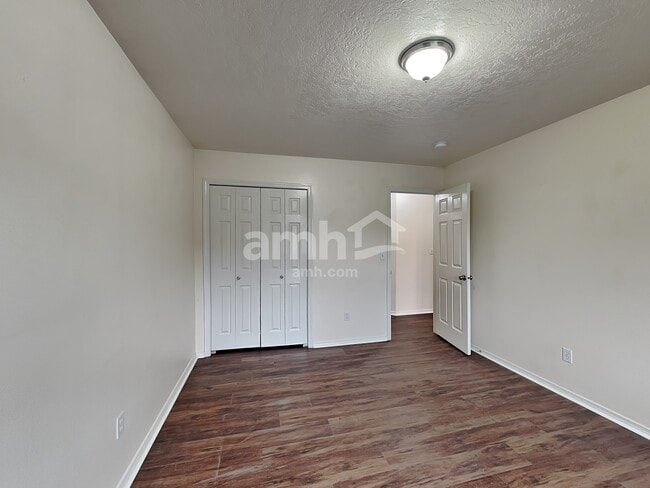 Building Photo - 3342 W Wave Dr