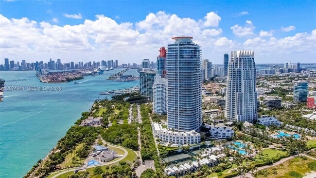 Building Photo - 100 South Pointe Dr
