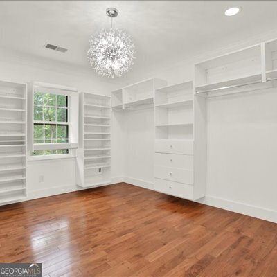 Building Photo - 3270 Brookview Dr