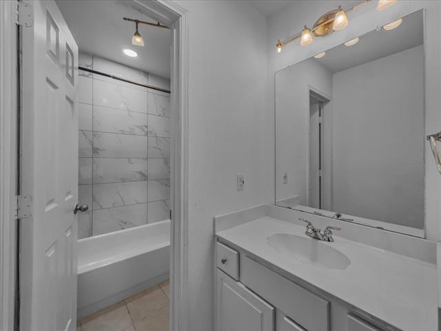 Building Photo - 1805 Arbor Creek Dr