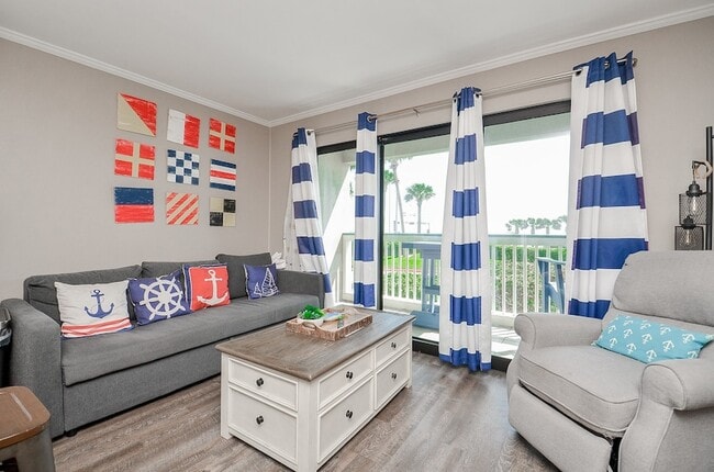 Building Photo - 6102 Seawall Blvd