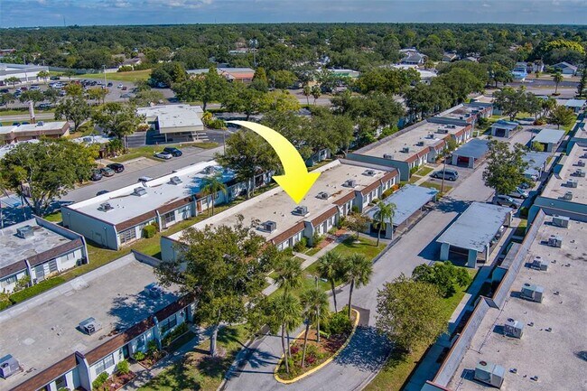 Building Photo - 13827 Mission Oaks Blvd