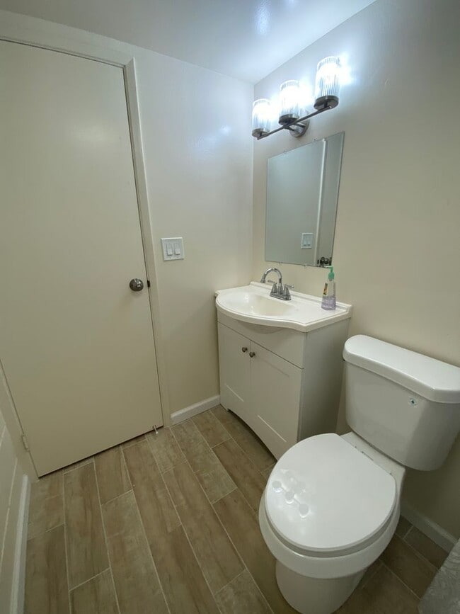 Building Photo - 025RIV