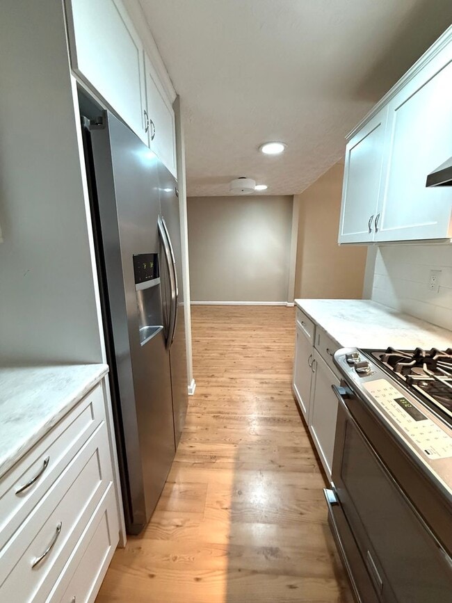 Building Photo - 3 Bedroom Townhome located walking distance to Downtown Woodstock!