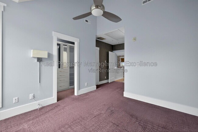Building Photo - 515 Hillsborough St