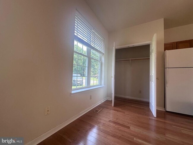 Building Photo - 46658 Breannes Ln