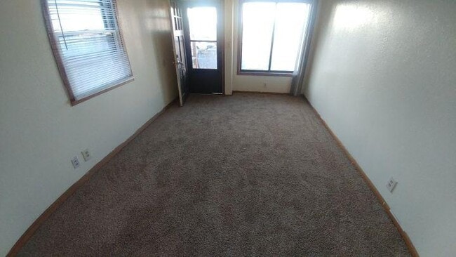 Building Photo - 2 bedroom in Billings MT 59102