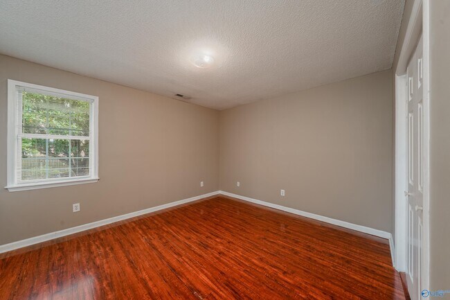 Building Photo - 117 Claytor Ln