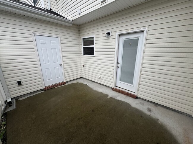 Building Photo - 3706 Selina Dr