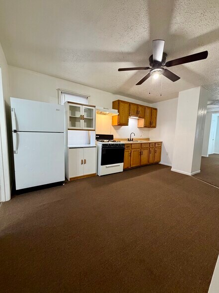 Building Photo - 520 Knowles Ln