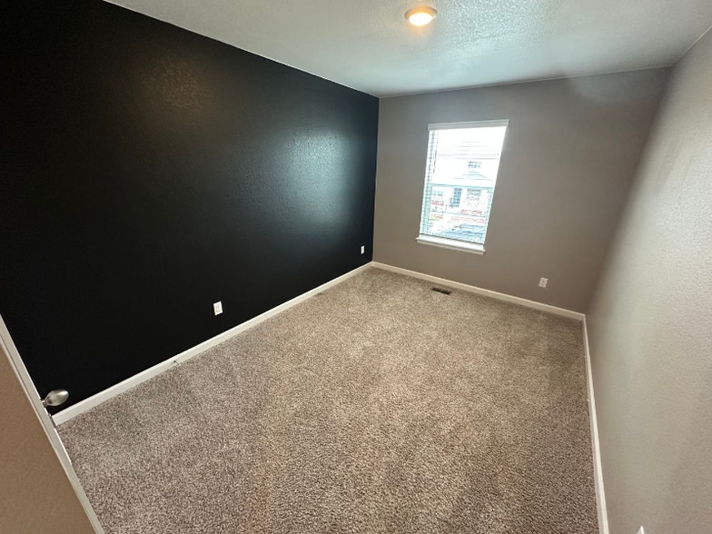 Building Photo - 21772 E 8th Ave