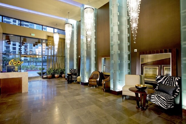 Building Photo - Ultimate Luxury Living: Fully Furnished Co...
