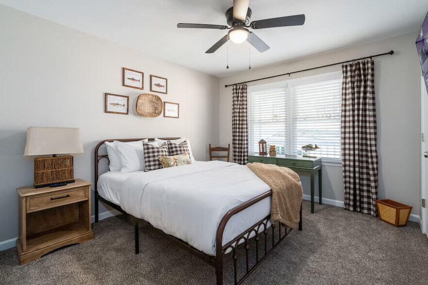 Building Photo - 17 Rock Crest Cir SE