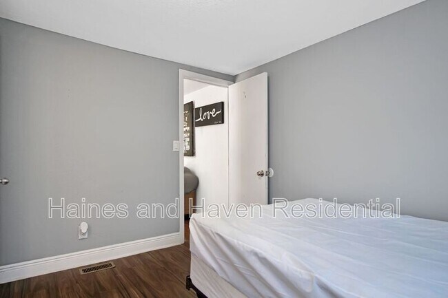 Building Photo - 26 Forest Dr