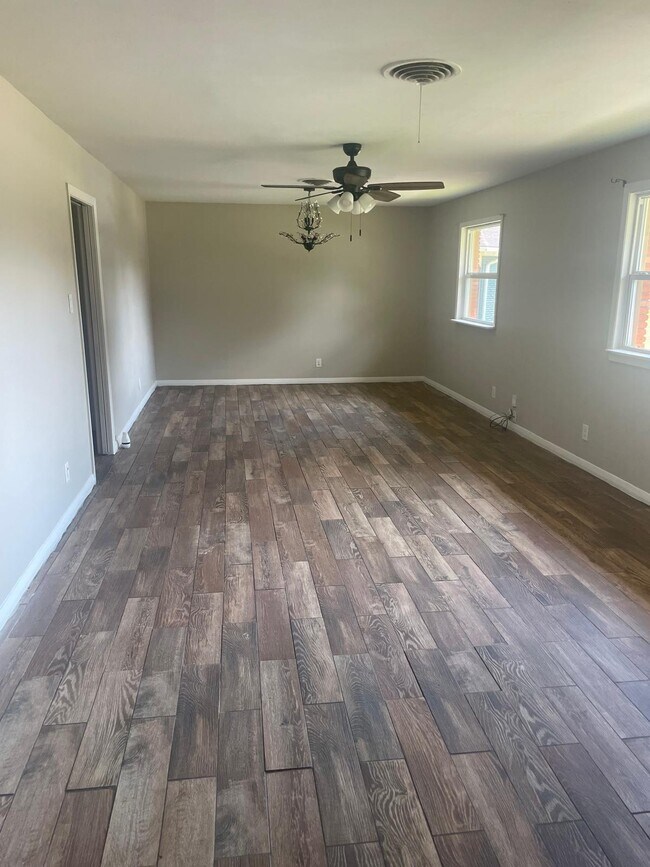 Building Photo - 3520 Lazy Ln