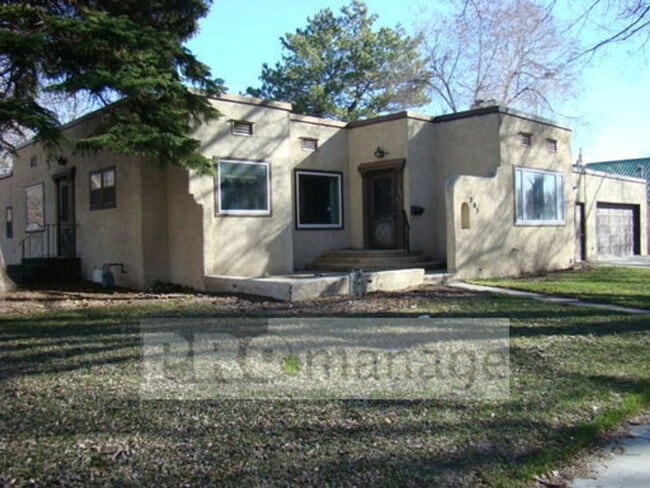 Building Photo - 205 8th St