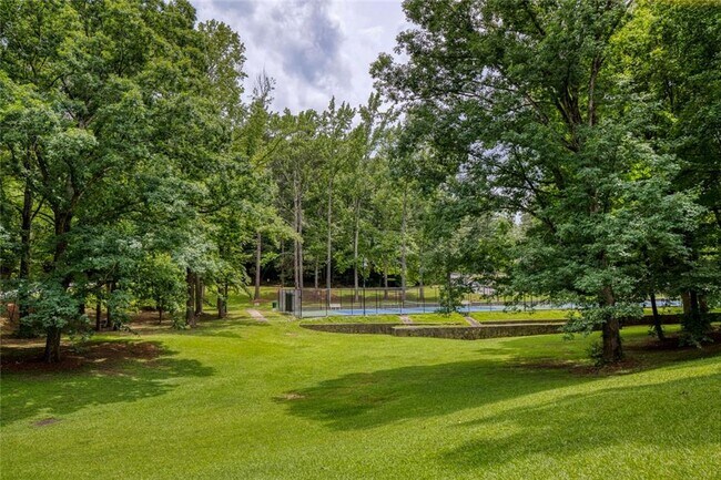 Building Photo - 2700 Brook Park Way