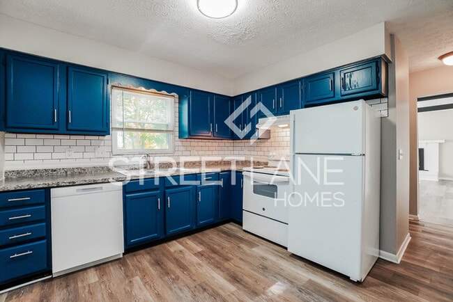 Building Photo - Charming 4 Bedroom in Reynoldsburg!