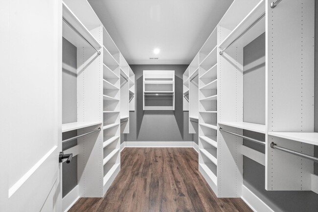 Building Photo - Pet Friendly in Sango!