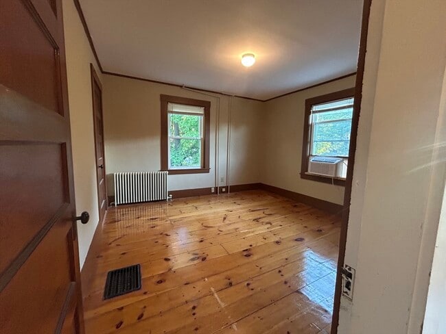 Building Photo - 30 Goldsmith St