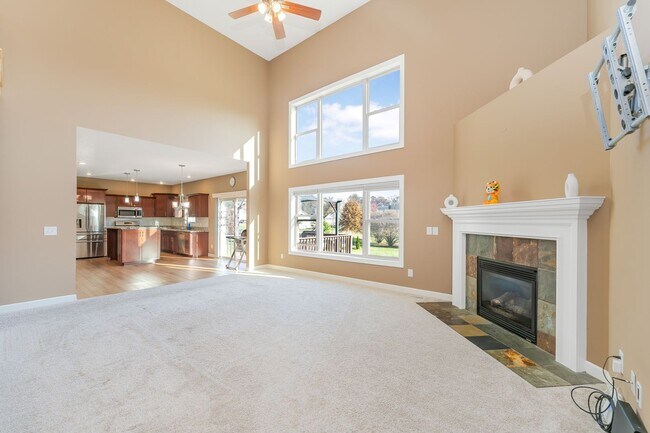 Building Photo - Five Bedroom Home in Kalamazoo