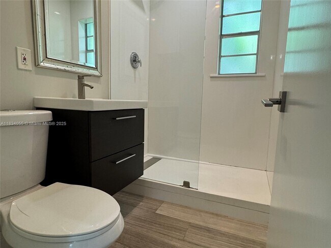 Building Photo - 7865 SW 57th Ave