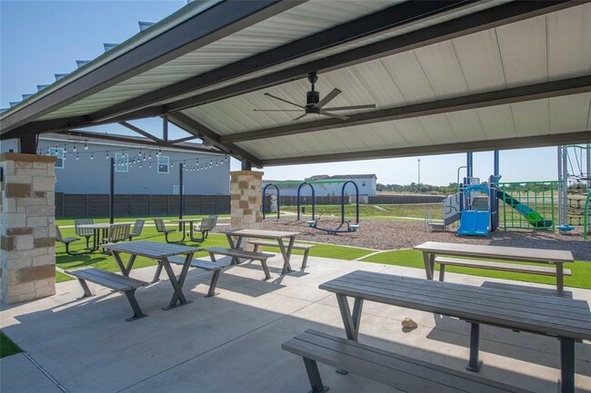 Building Photo - 309 Marty Allen Lp