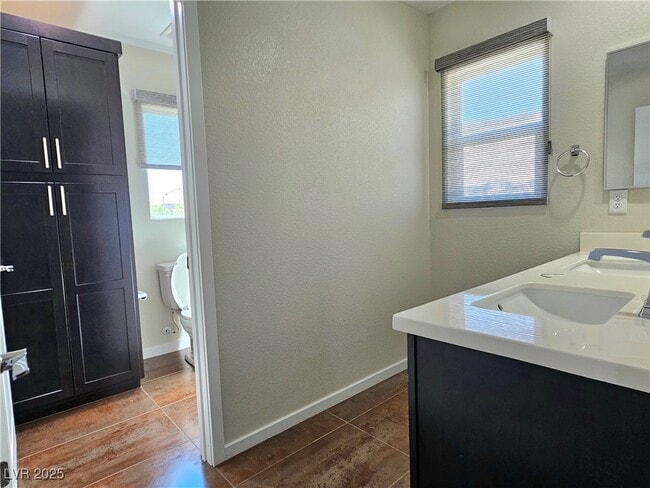 Building Photo - 7017 Pearl Hilltop Ct