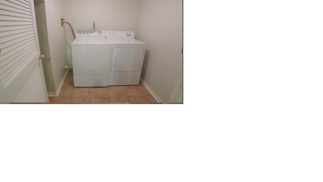 Building Photo - 186 Vista Dr